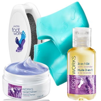 AVON FOOT WORKS 3-in-1 Pflegeöl für die Füße mit Lavendel + GRATIS (Nachtcreme, Socken & Raspel)