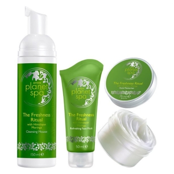 AVON Planet Spa FRESHNESS RITUAL (3-tlg) Pflege-Set Reinigungsschaum, Gesichtsmaske & Feuchtigkeitspflege mit Kosmetiktasche GRATIS