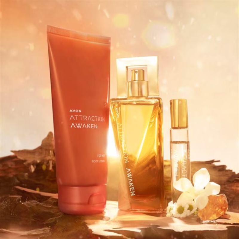 AVON ATTRACTION AWAKEN für Sie 3-teiliges Set mit Eau de Parfum Spray, Taschenspray & Körperlotion